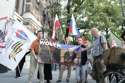 Поляки митингуют против возможности войны с Россией